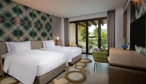 Standard Twin Room with Balcony and Garden View
