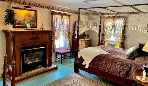 Queen Suite with Spa Bath
