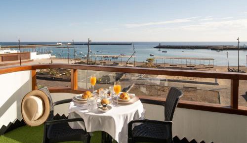 Classic Apartment with Sea View