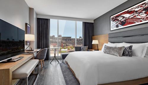 Deluxe King Room
