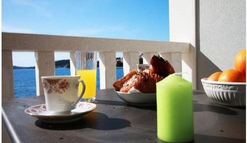 One Bedroom Apartment