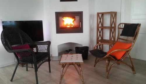 Deluxe Apartment with Fireplace and Sea View