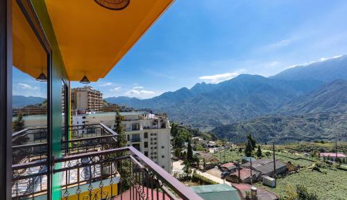 King Room with Mountain View