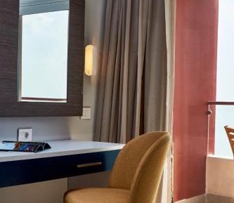 Privilege Twin Room with Balcony and Lake View