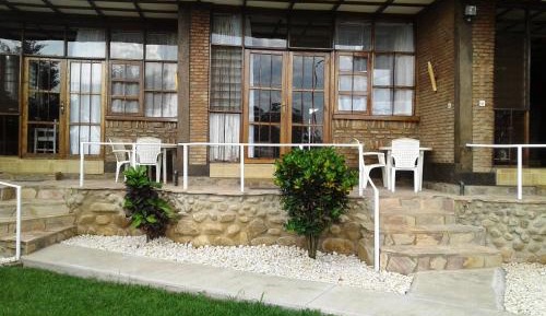 Apartment with Lake View