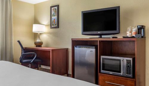 Queen Room with Two Queen Beds - Non Smoking