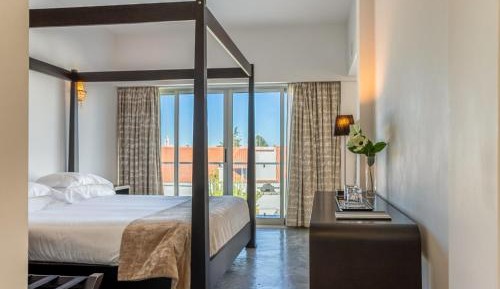 Suite with Pool View
