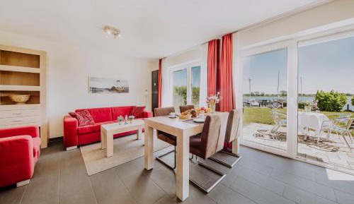 Apartment with Lake View