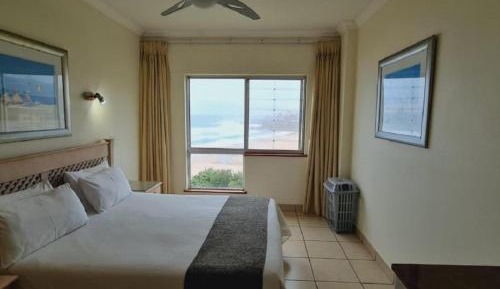 Apartment with Lake View