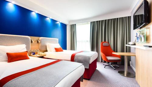 Standard Twin Room with Free Hot Breakfast