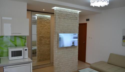 One-Bedroom Apartment with Terrace and Garden View