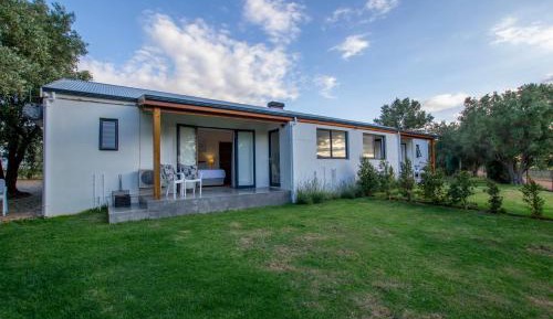Apartment with Mountain View
