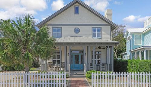 Three-Bedroom Holiday Home 
