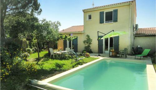 Three-Bedroom Holiday Home 