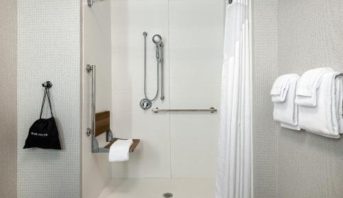 Room with Two Beds - Hearing Accessible - Non-Smoking