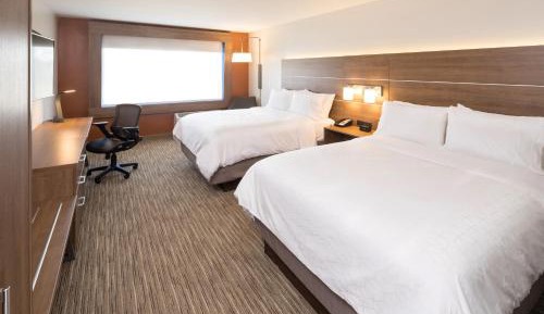 Standard Queen Room with River View