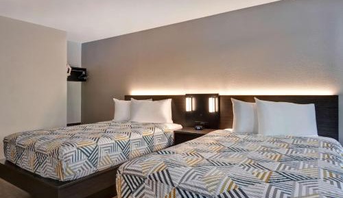 Deluxe Quadruple Room - Non-Smoking