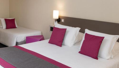 Triple Room (1 Double Bed + 1 Single Bed)