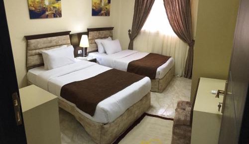 Junior Suite with Side Sea View