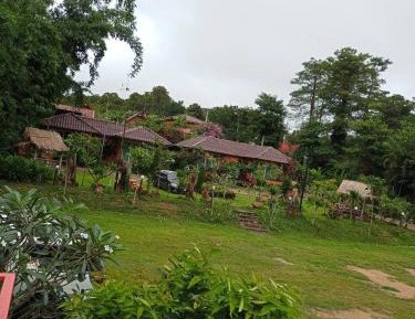 Bungalow with Garden View