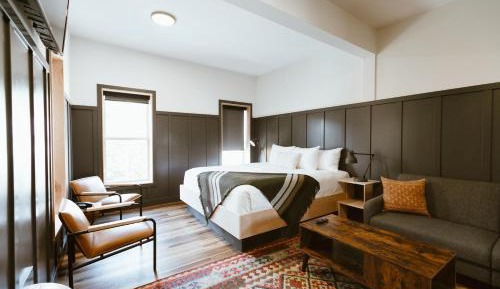 Deluxe King Room