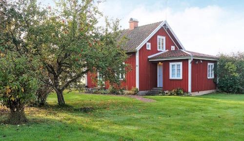 Three-Bedroom Holiday Home 