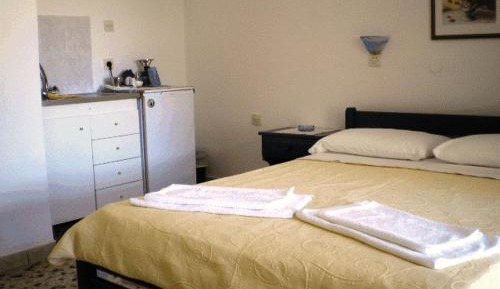 Studio (2 Adults) with Garden View