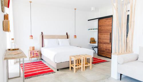 Suite with Country View 
