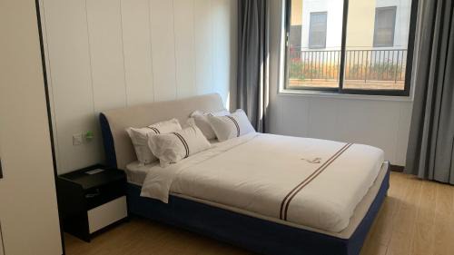 Three-Bedroom Deluxe Apartment