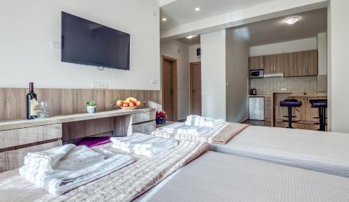 One-Bedroom Apartment with Sea View