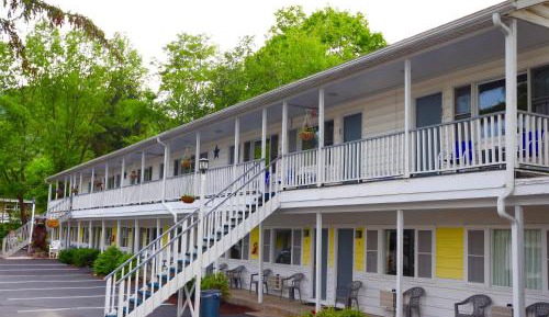 Standard Room with Two Double Beds