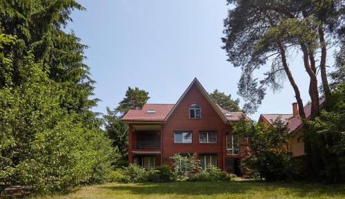 Villa with Garden View