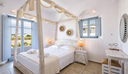 Four-Bedroom House with Private Pool