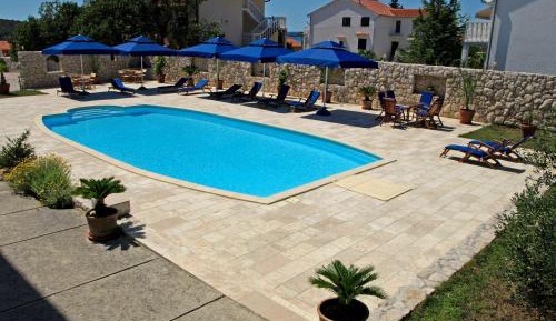 Two-Bedroom Apartment with Balcony with Sea View