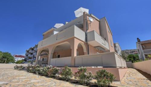 Studio Apartment with Private Terrace