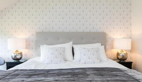 Deluxe Double Room with Shower