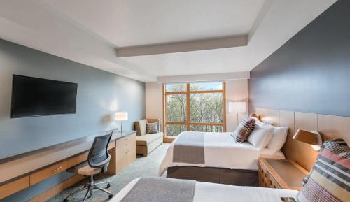 Deluxe Queen Room with Two Queen Beds