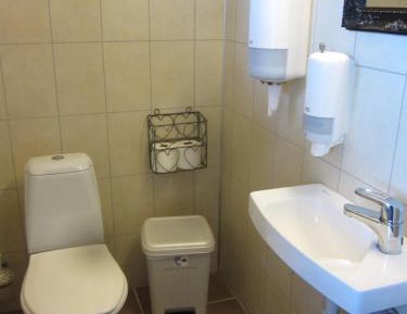 Cottage with Shared Bathroom