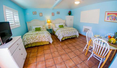 Queen Room with Two Queen Beds and Kitchenette