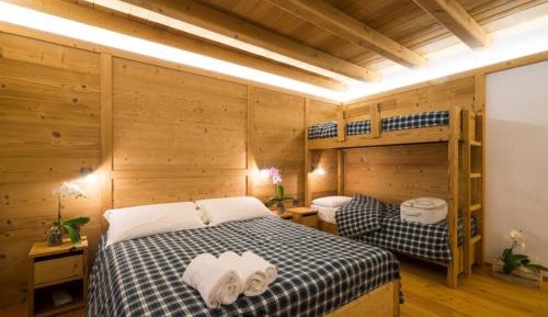 Quadruple Room with Mountain View