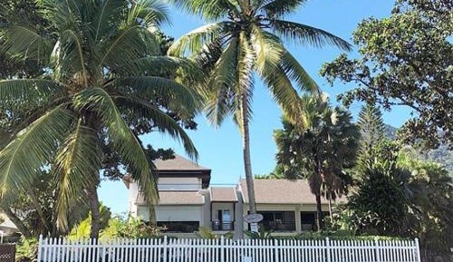 Luxury Two Bedroom Beachfront Apartment