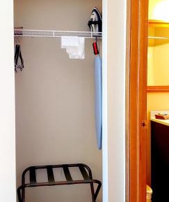 Carriage House Queen Room #3