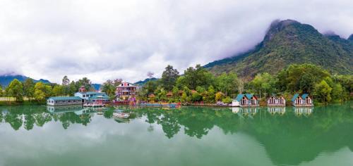 Deluxe Double or Twin Room with River View