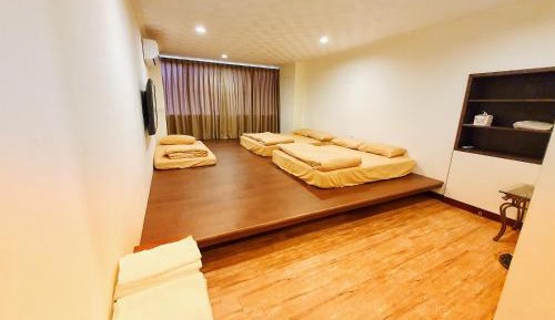 Japanese-Style Room