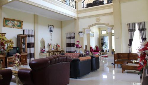 Queen Room with Garden View