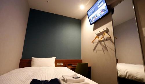 Deluxe Capsule Room - Male Only