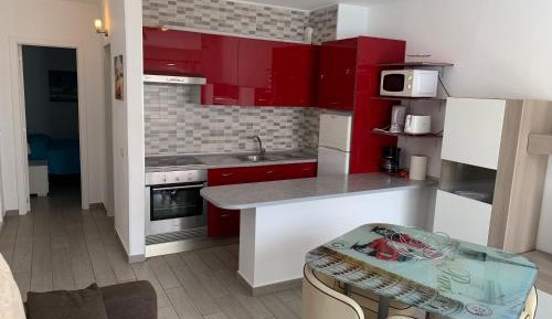 Apartment with Pool View 