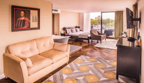 Senior Fellows Suite