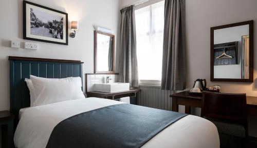 Single Room with Shared Bathroom