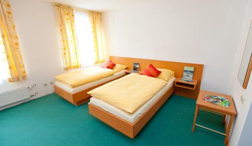 Twin Room with Bathroom